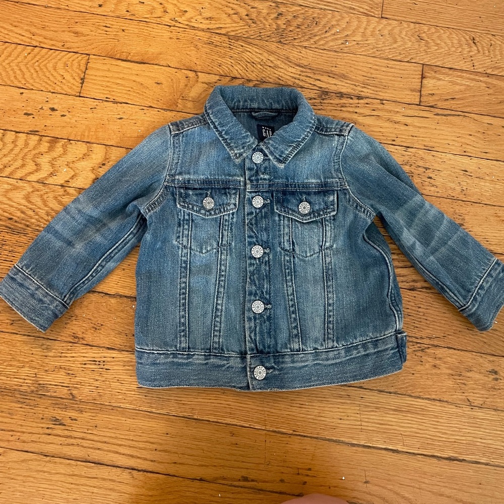 Gap Toddler Jean denim Jacket size 12-18 months